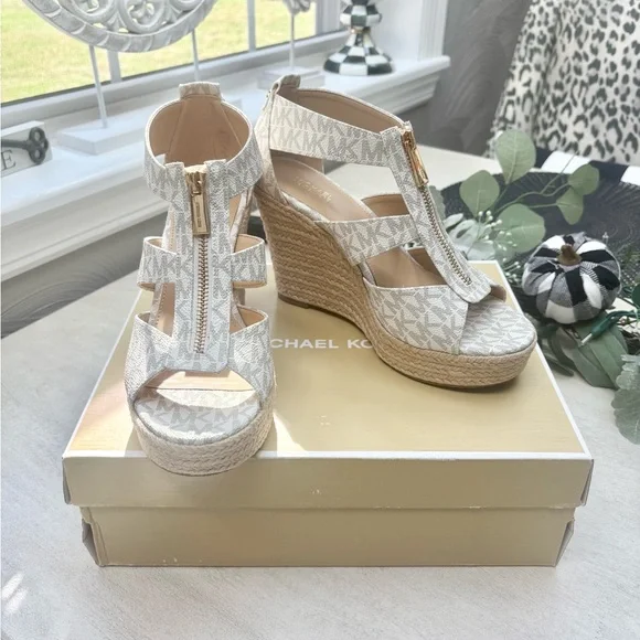 Michael Kors Wedge Sandals💛NWT💛 - Picture 9 of 11